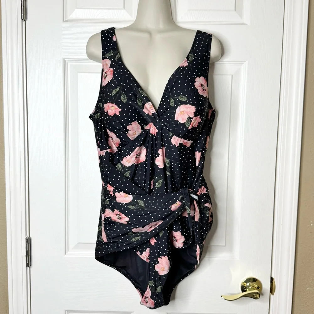 Torrid Floral & Polka Dot Tie Front Waist Wireless One Piece Swimsuit Size 3X - Picture 2 of 16
